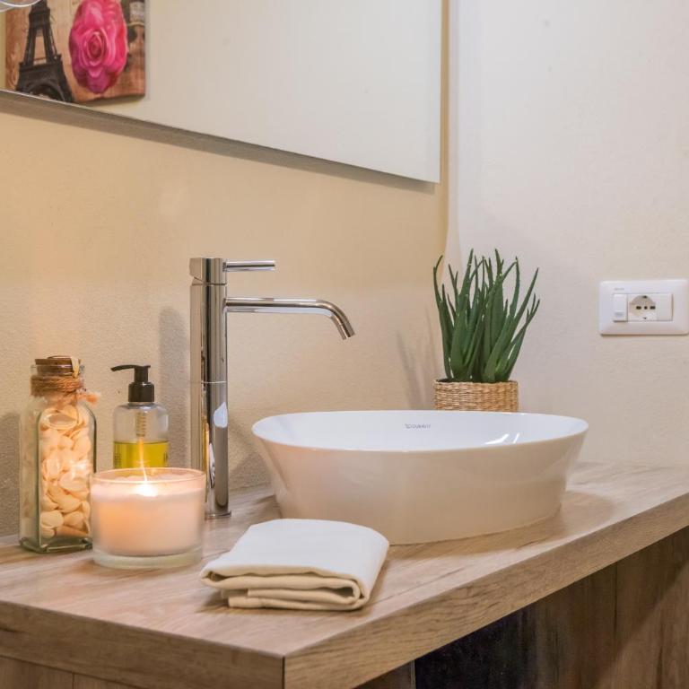 Romantic Escape city centre - Jacuzzi Parking - Appartamento - 19