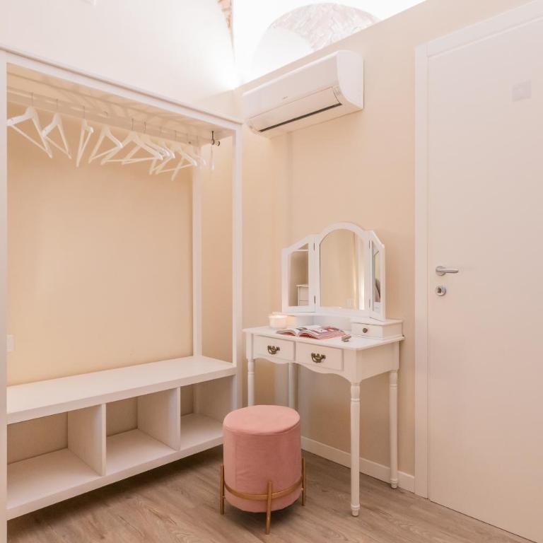 Romantic Escape city centre - Jacuzzi Parking - Appartamento - 35