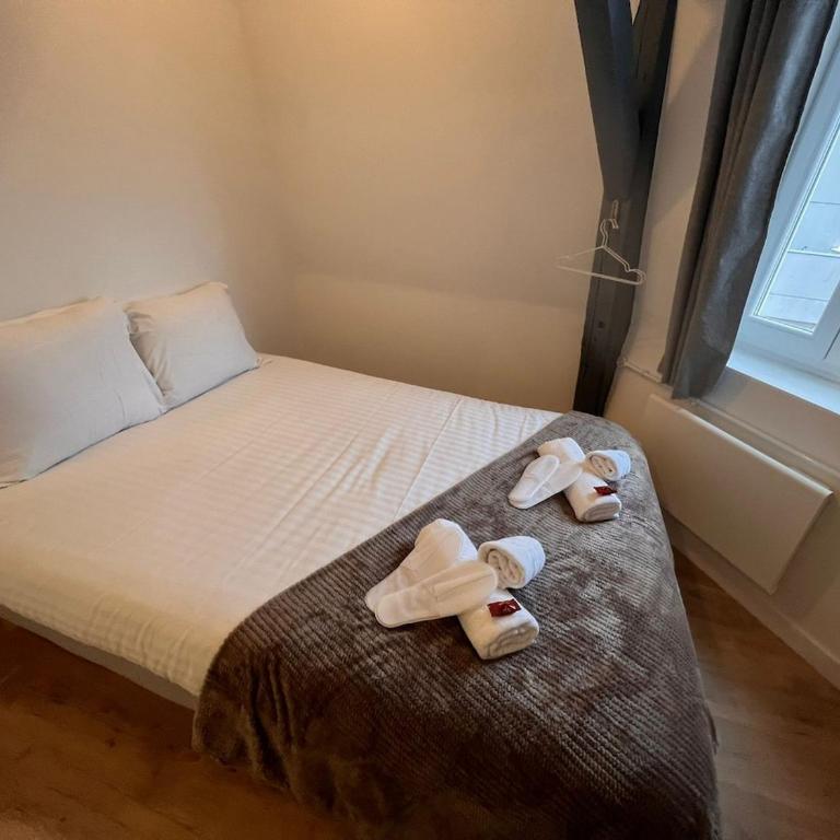 Maisons des Gemmes divisés en 9 studios - Appartement - 1