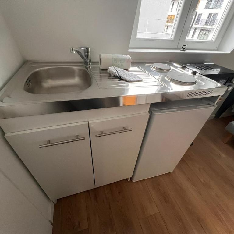 Maisons des Gemmes divisés en 9 studios - Appartement - 3