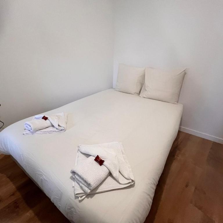 Maisons des Gemmes divisés en 9 studios - Appartement - 10