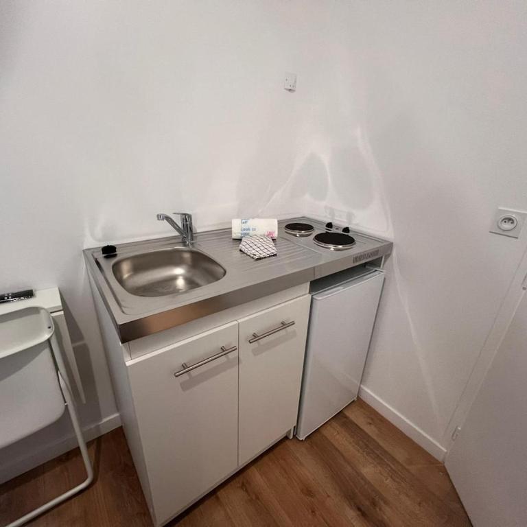 Maisons des Gemmes divisés en 9 studios - Appartement - 12