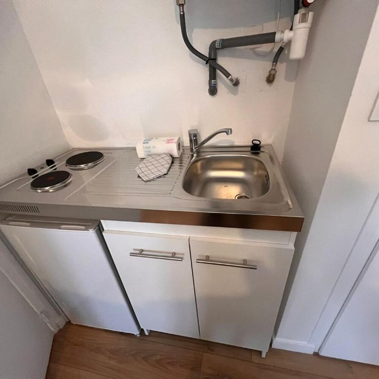 Maisons des Gemmes divisés en 9 studios - Appartement - 15
