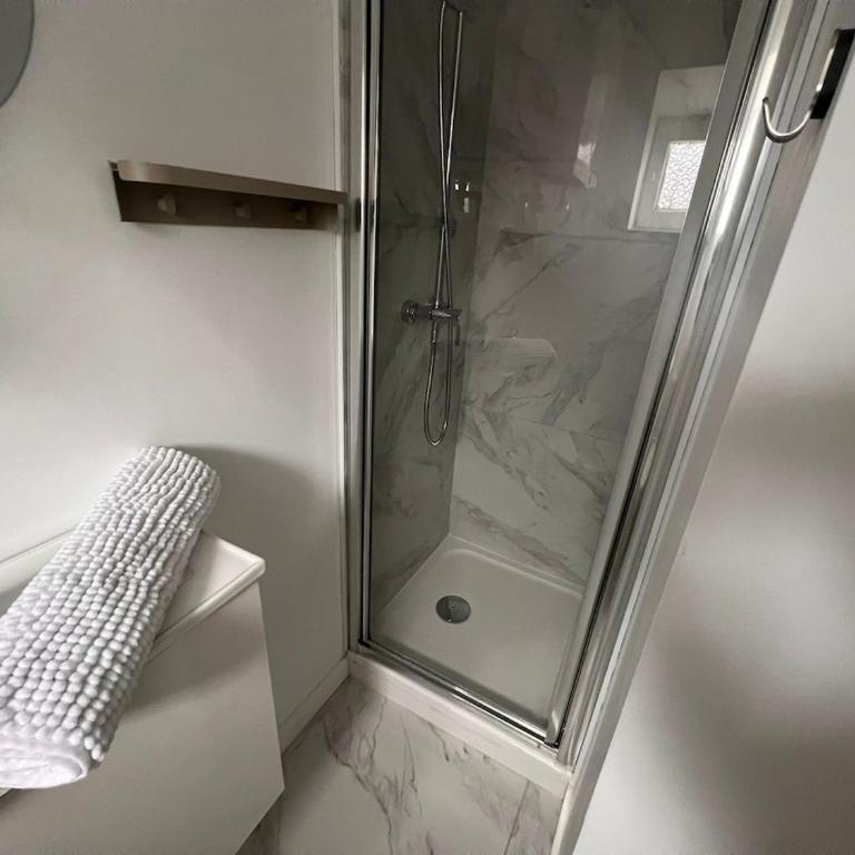 Maisons des Gemmes divisés en 9 studios - Appartement - 19