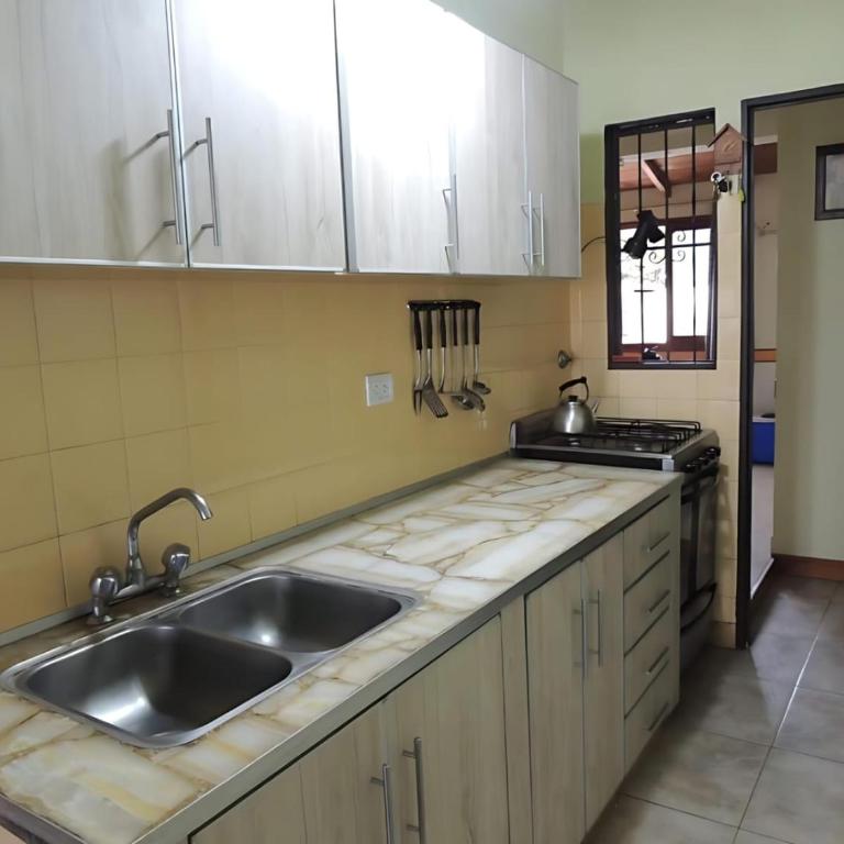 Departamento de 3 Ambientes a 5 cuadras del mar para hasta 8 personas WIFI potente Cochera Aire Acondicionado - Room #1584366201 - 5