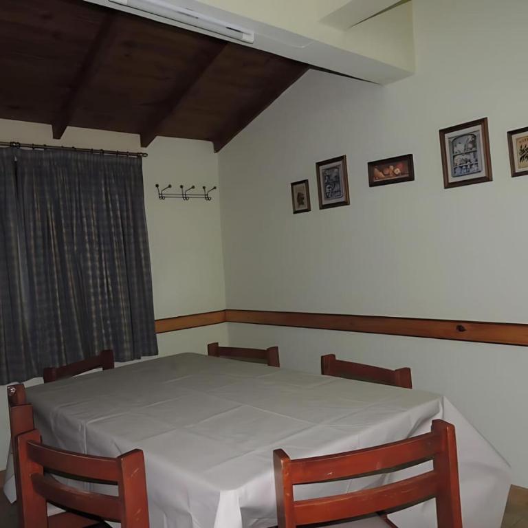 Departamento de 3 Ambientes a 5 cuadras del mar para hasta 8 personas WIFI potente Cochera Aire Acondicionado - Room #1584366201 - 8