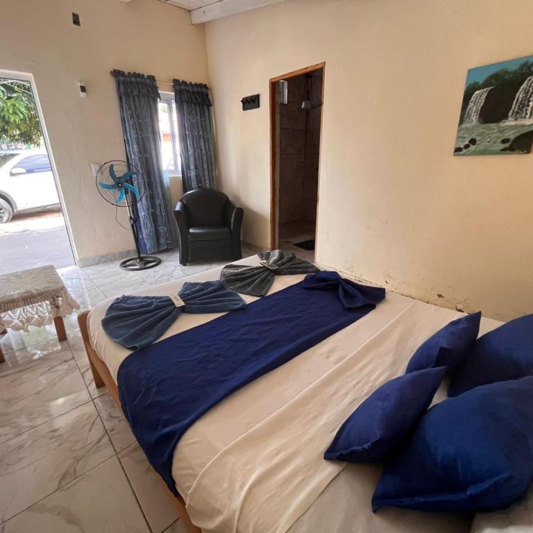 Damaris Hostel - Double Room with Private Bathroom - 7