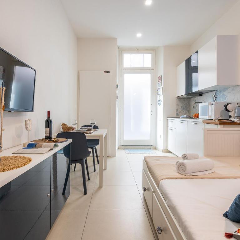 Blue Nest - One-Bedroom Apartment - 21
