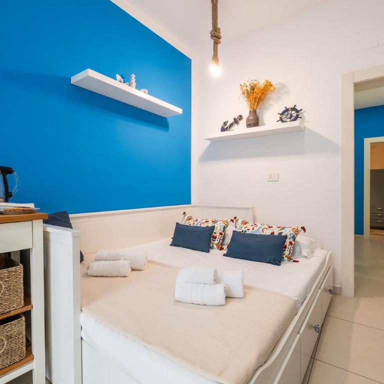 Blue Nest - One-Bedroom Apartment - 18