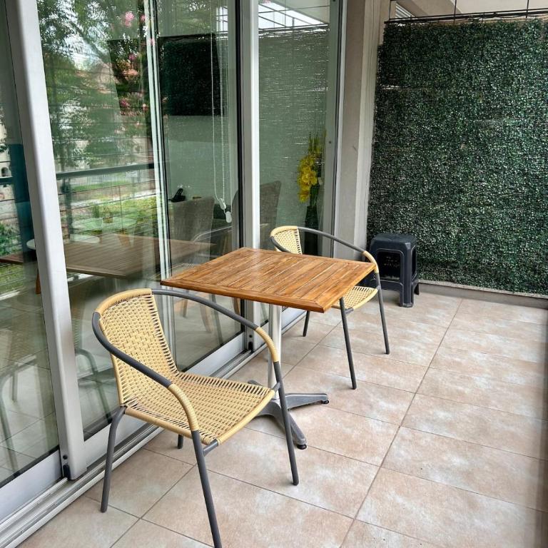 Departamento moderno con amplio balcón y parrilla a gas - Apartamento de 1 dormitorio - 8