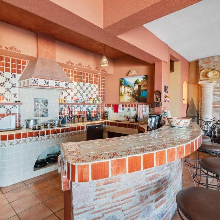 Private Oceanview Retreat, Steps to Malecon & Zona Romantica - Casa de 7 dormitorios - 10