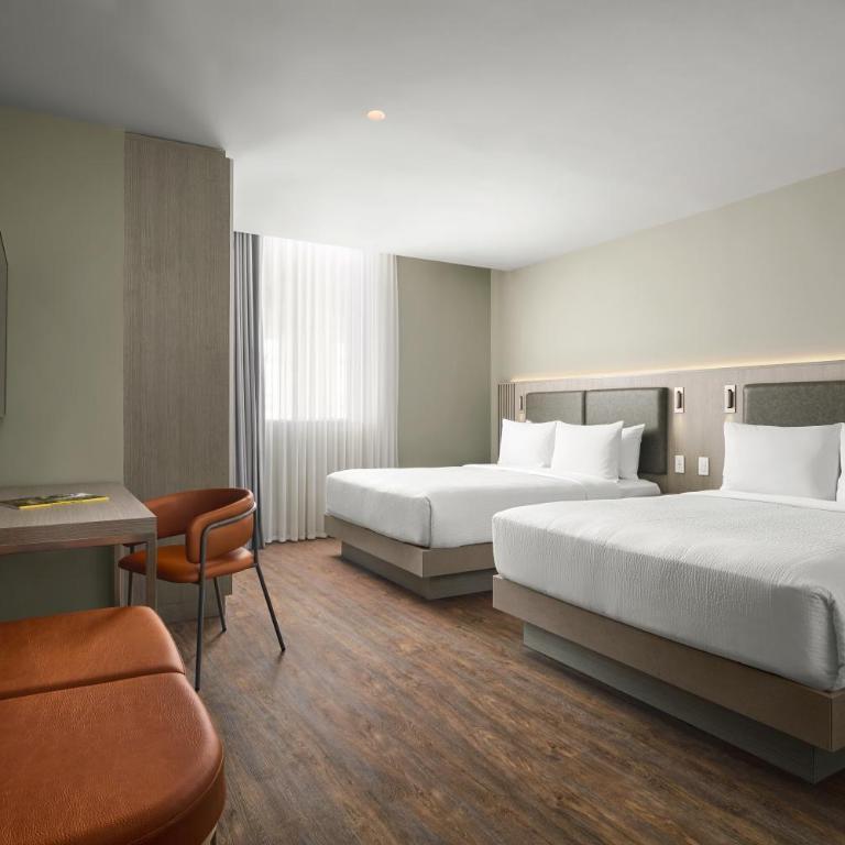 Courtyard by Marriott Quito Airport - Standard Queen Room with Two Queen Beds - 4