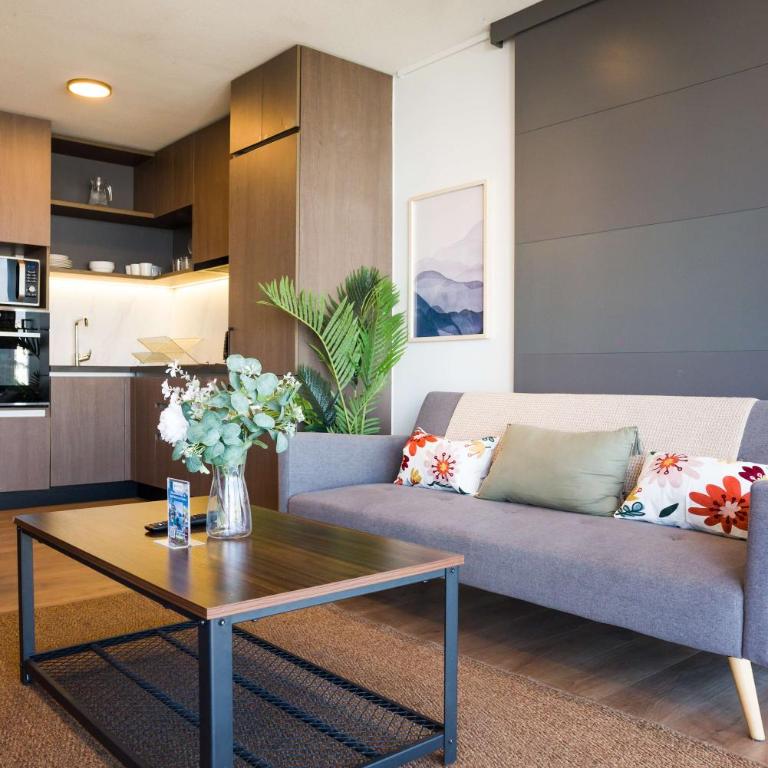 Stylish 2BR Retreat in Central Las Condes Oasis - Apartment - 8