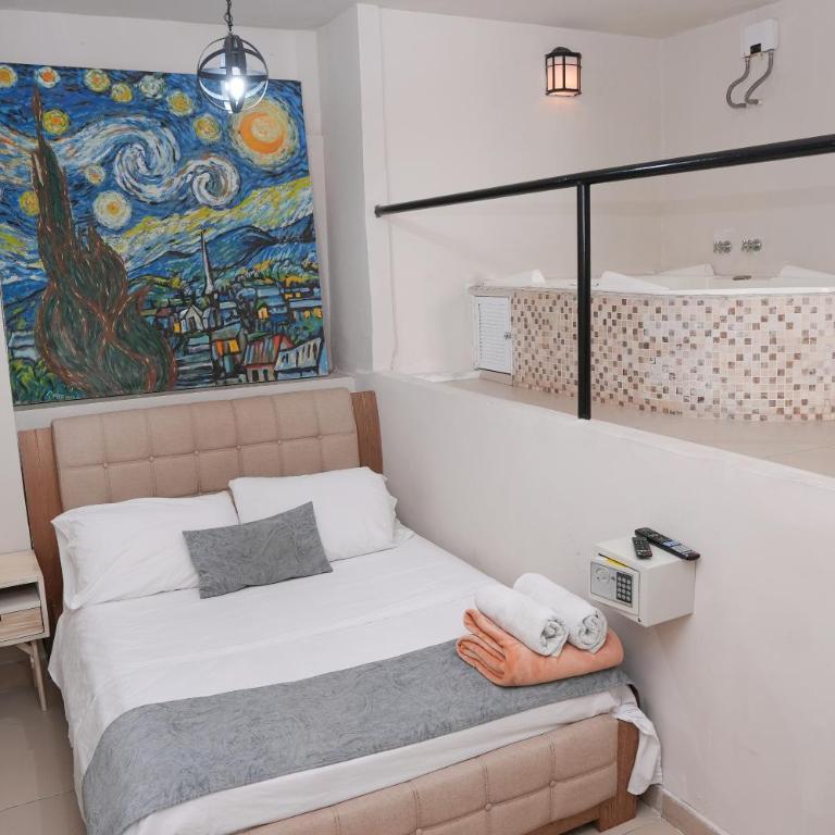 Casa Badillo 3 4br LUXURY ROOFTOP oldcity AC jacuzzi hottub wifi - Apartment - 16