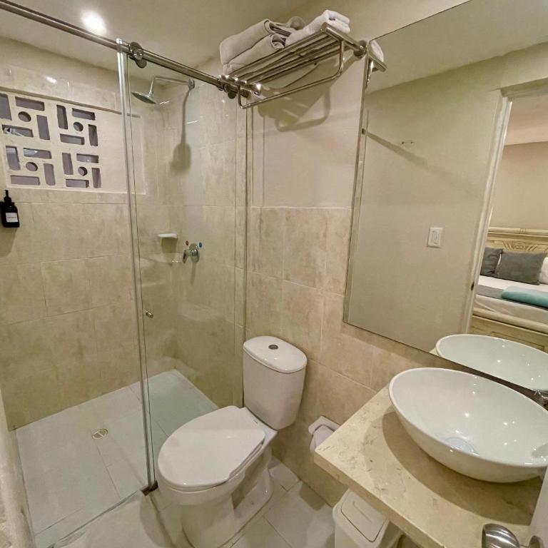 Casa Badillo 3 4br LUXURY ROOFTOP oldcity AC jacuzzi hottub wifi - Apartment - 29
