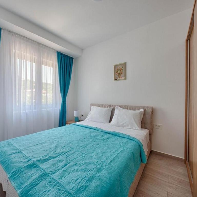 Mir i More - One-Bedroom Apartment - 4