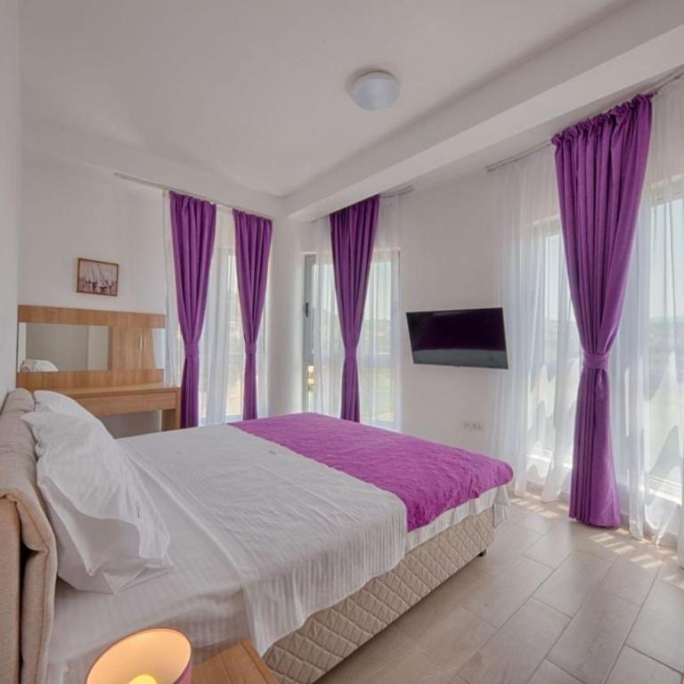 Mir i More - Two-Bedroom Apartment - 8