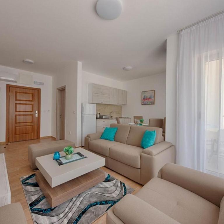 Mir i More - One-Bedroom Apartment - 6