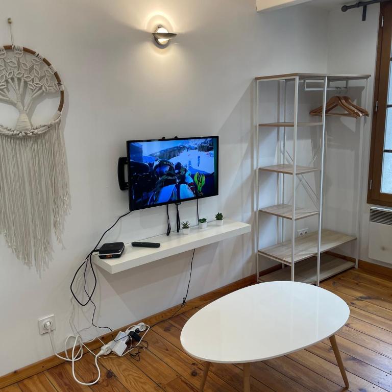 Location studio centre ville Isle sur la sorgue - Apartamento de 1 dormitorio - 5