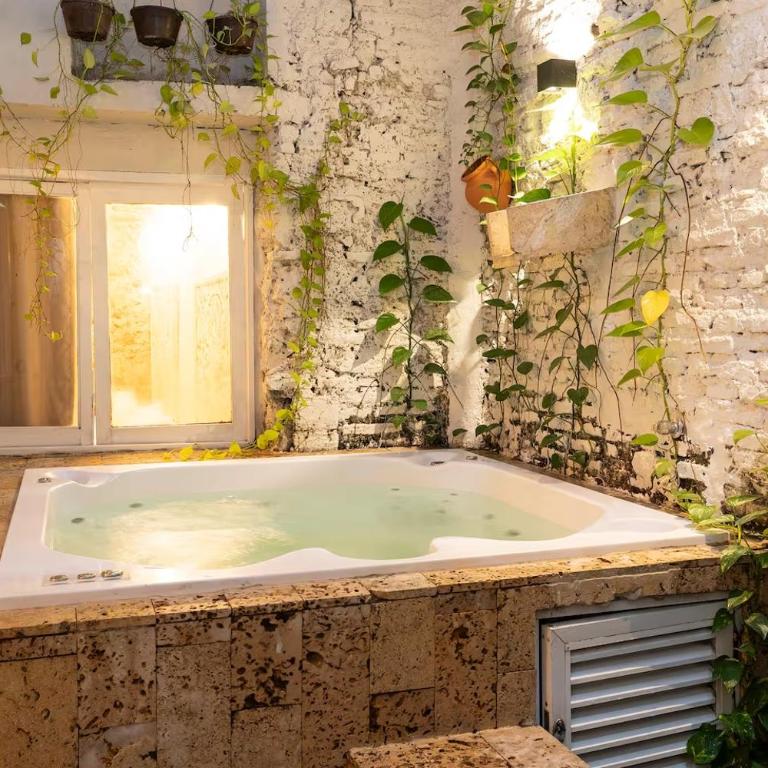 Casa Quero 914, 3br Old city wifi jacuzzi - Three-Bedroom House - 1