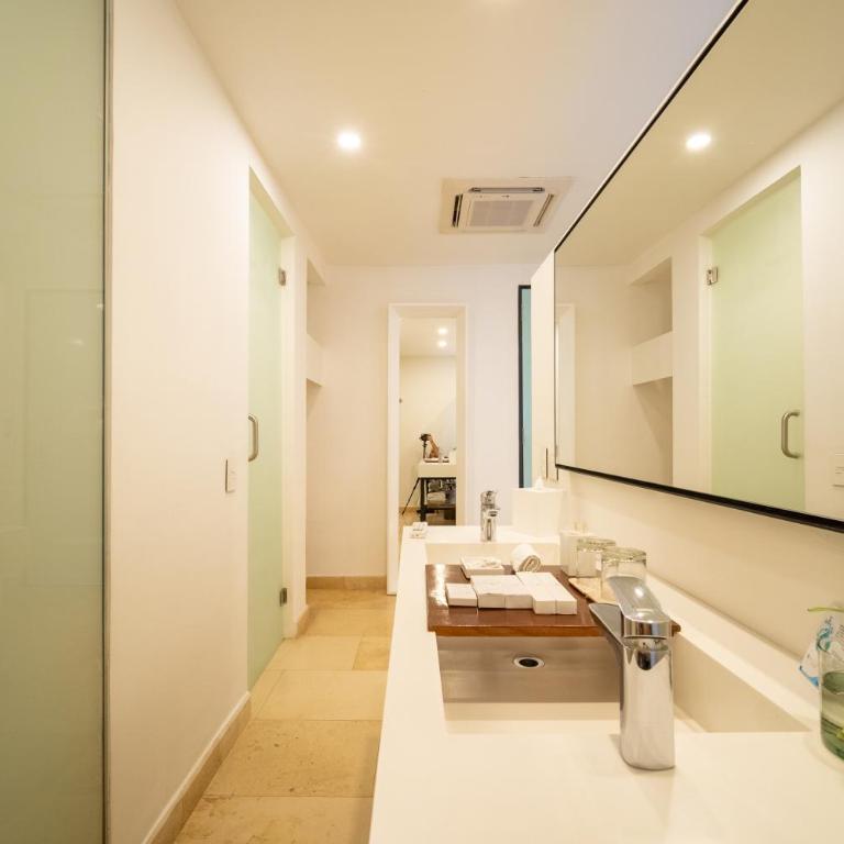 Nacar Hotel Cartagena, Curio Collection by Hilton - Habitación con cama extragrande. - 2