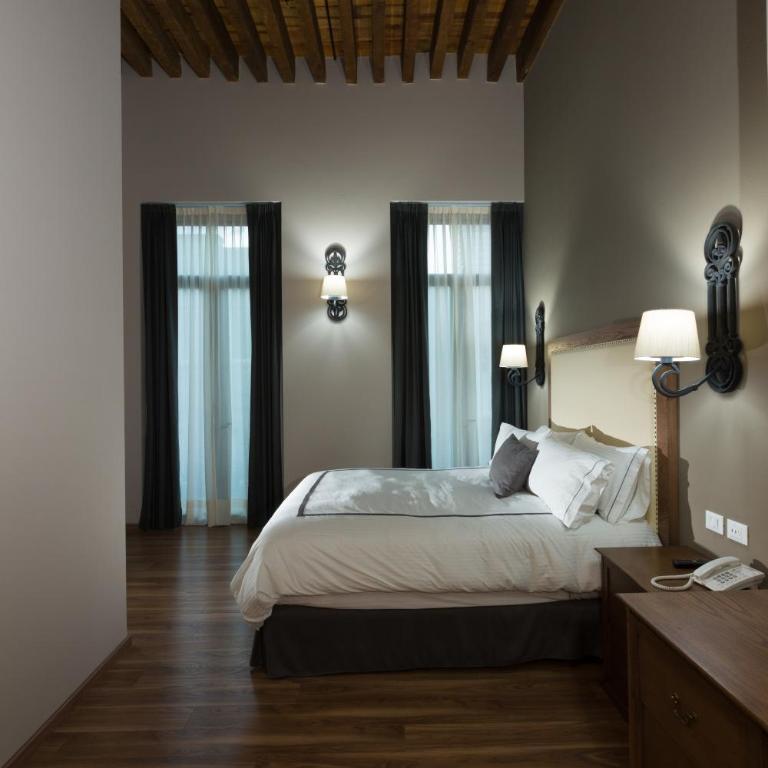 Historico Central Hotel - Doppelzimmer mit Balkon - 11