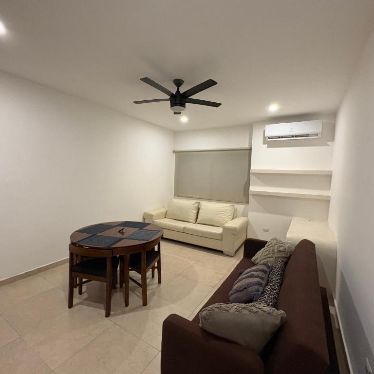 Departamentos Reyvaj - Family Room - 16