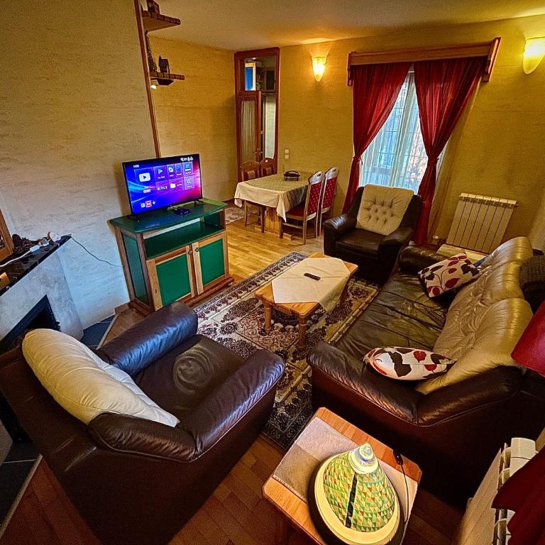 KRALJEVI KONACI - Vila Zelena Dolina - Zlatibor - Vila sa Pogledom na Vrt - 5