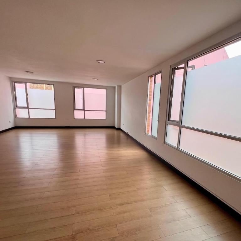 Penthouse lujo, Parque La Carolina, Piscina, parqueo 3 habitaciones - Apartamento de 3 dormitorios con piscina privada - 54