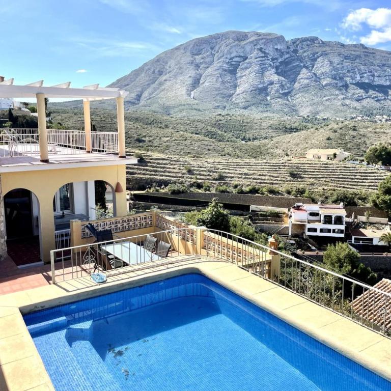 Chalet luminoso en Denia con piscina privada, Wi-Fi y parking - ES-373-20 - Villa - 4