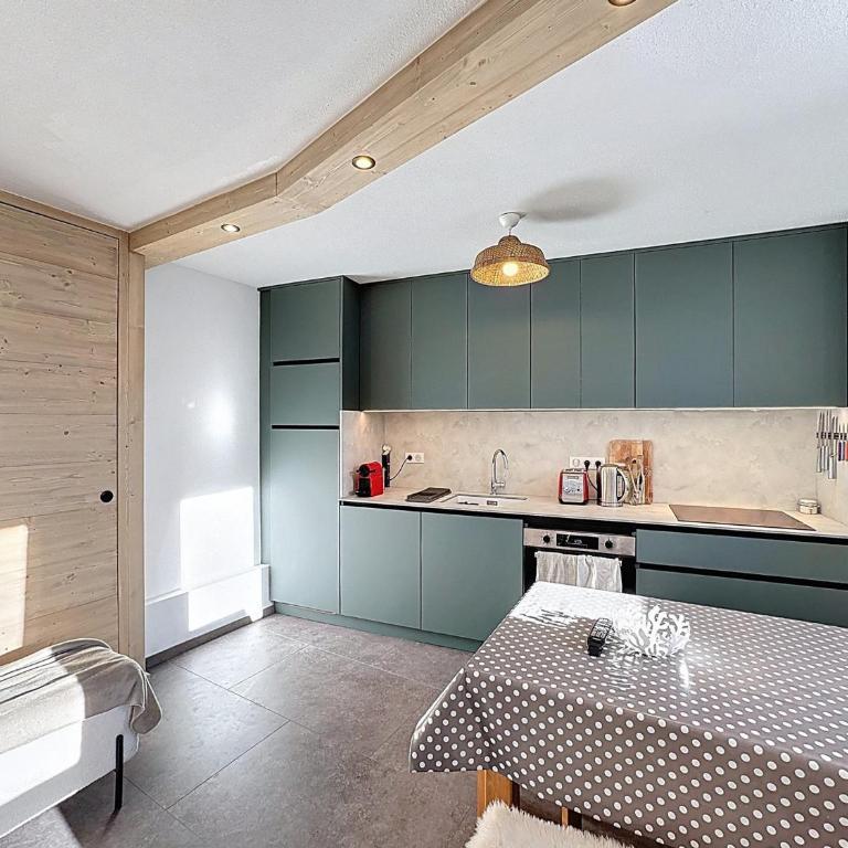 Appartement rénové 3 chambres pour 6 pers., idéal famille - Three-Bedroom Apartment - 12