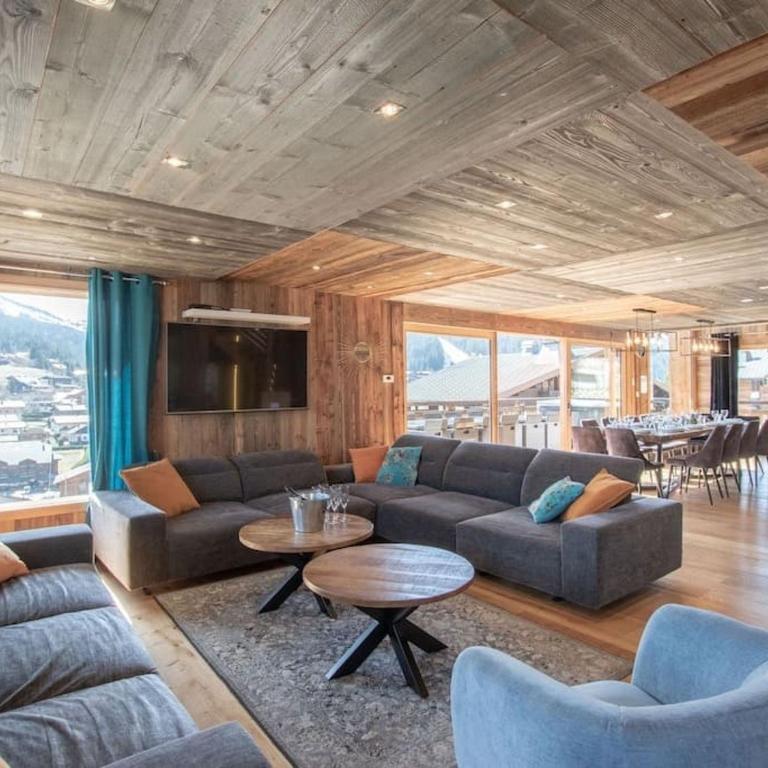 Chalet de Luxe aux Gets avec Jacuzzi, Wifi & Parking - FR-1-671-321 - Chalet - 3