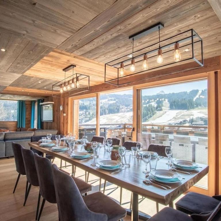 Chalet de Luxe aux Gets avec Jacuzzi, Wifi & Parking - FR-1-671-321 - Chalet - 5