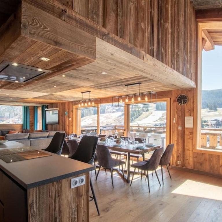 Chalet de Luxe aux Gets avec Jacuzzi, Wifi & Parking - FR-1-671-321 - Chalet - 11