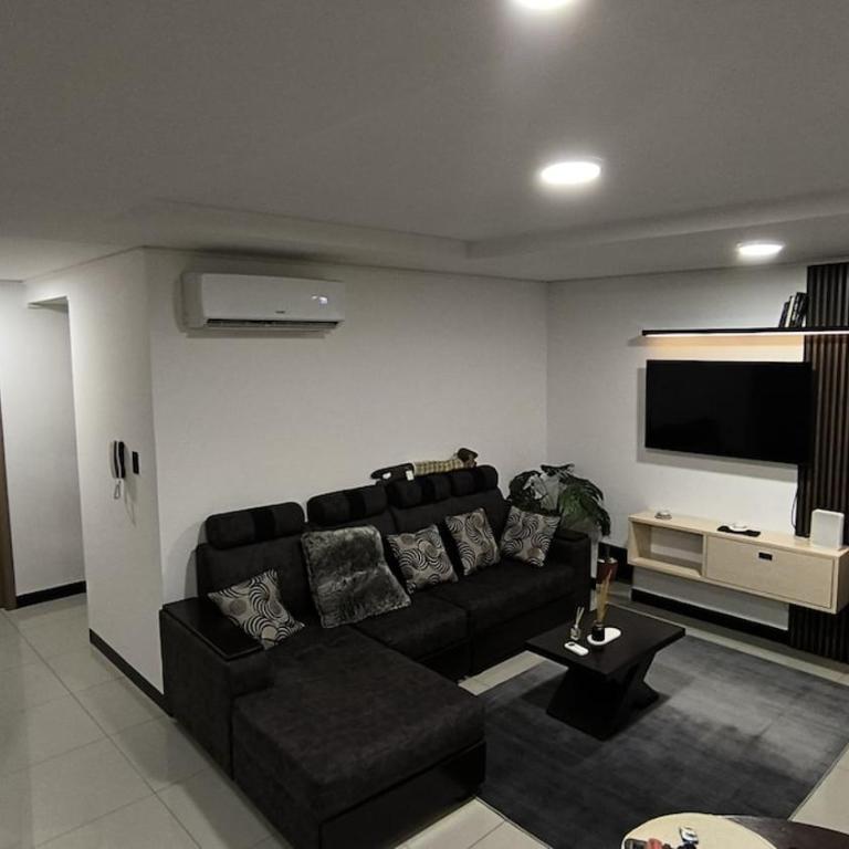 Departamento Premium en Equipetrol - Apartamento de 2 dormitorios - 2