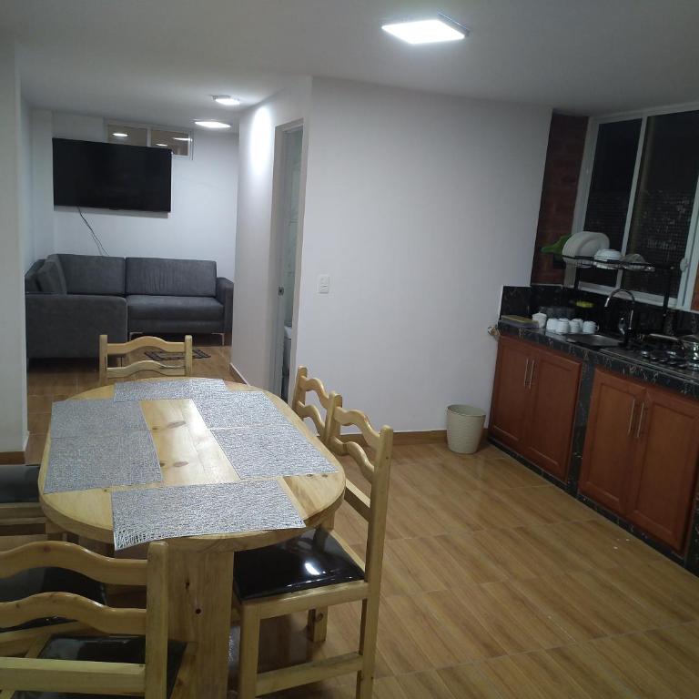 Descanso de PIEDAD - Four-Bedroom Standard Apartment - 12