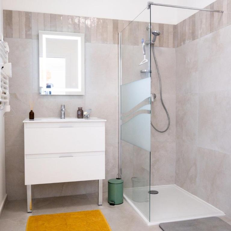 Le jas fleuri - Appartement 1 Chambre - Vue sur Jardin - 4