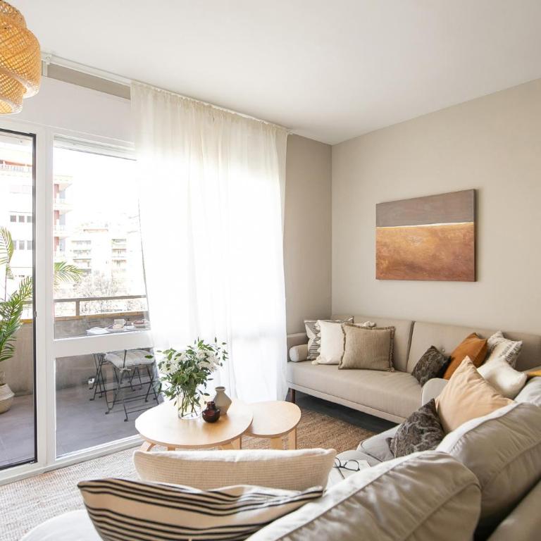 Eixample Barcelona Luxury for 8 - Apartment - 4