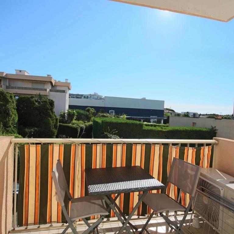 Studio avec piscine - St-Laurent-du-Var - Appartement 1 Chambre - 11