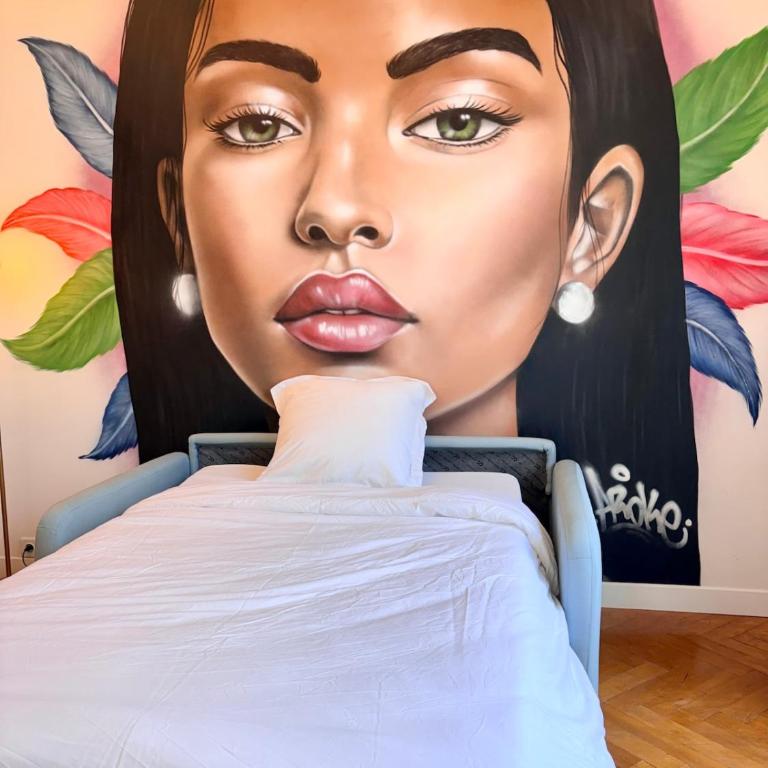 Bright Pop-Art Studio City Center Near Beach - Studio - 12