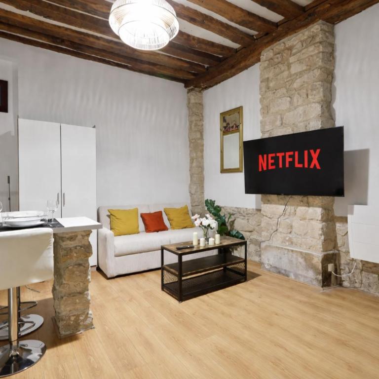 Quartier Palais Royal-Studio Apartment Free Netflix - Studio with Sofa Bed - 2