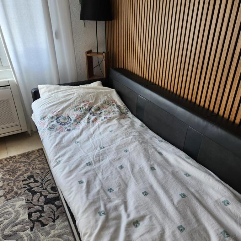 Broj 4 - Room #1584580801 - 5