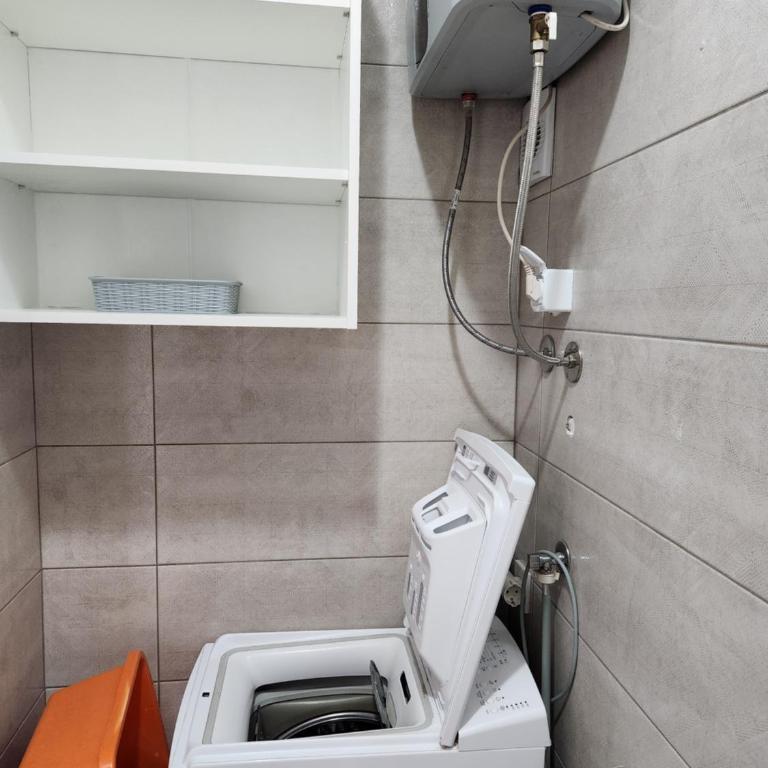 Broj 4 - Room #1584580801 - 8
