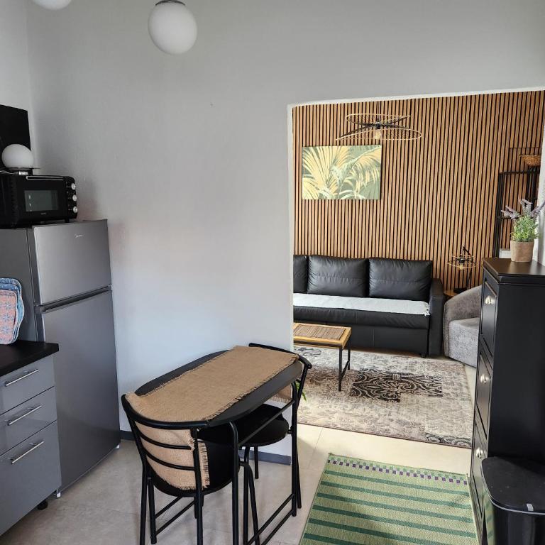 Broj 4 - Room #1584580801 - 1