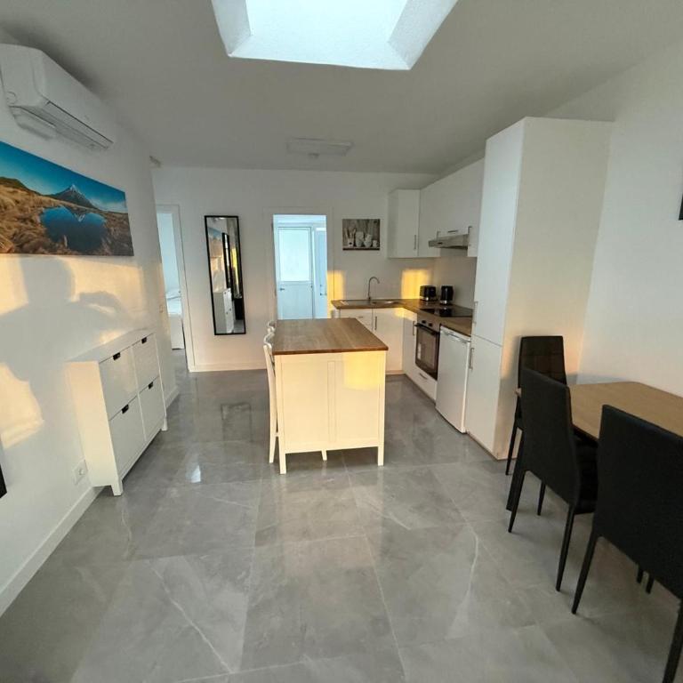 Puerto Rico Apartment, Newly renovated, Centre of Puerto Rico, 3 Bedrooms - Three-Bedroom Apartment - 7