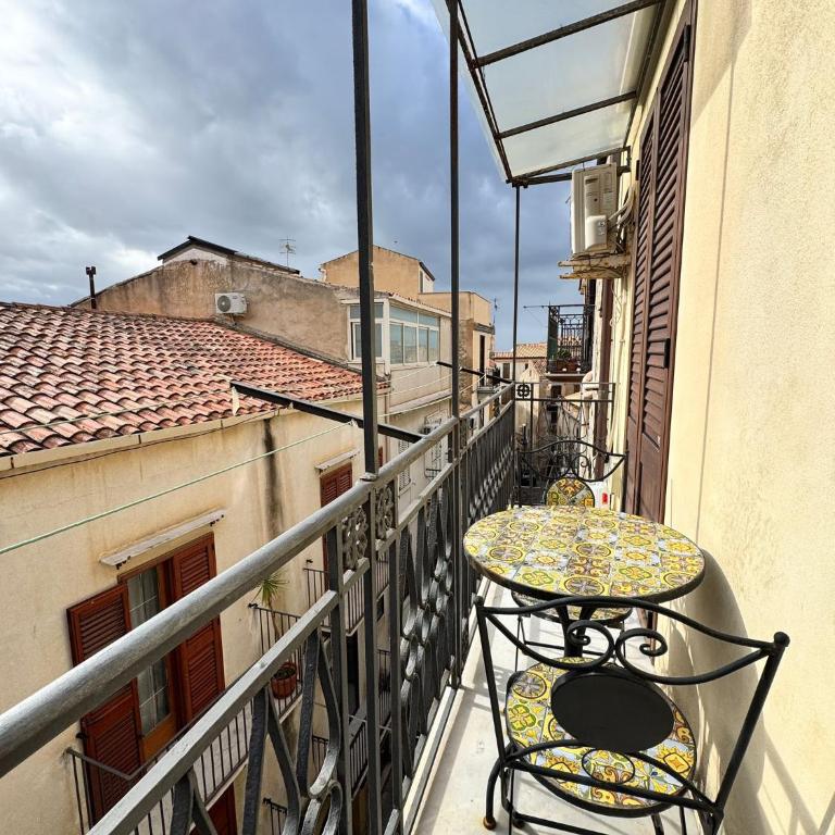 Casa Francesca - Appartamento con 2 Camere da Letto e Balcone - 5