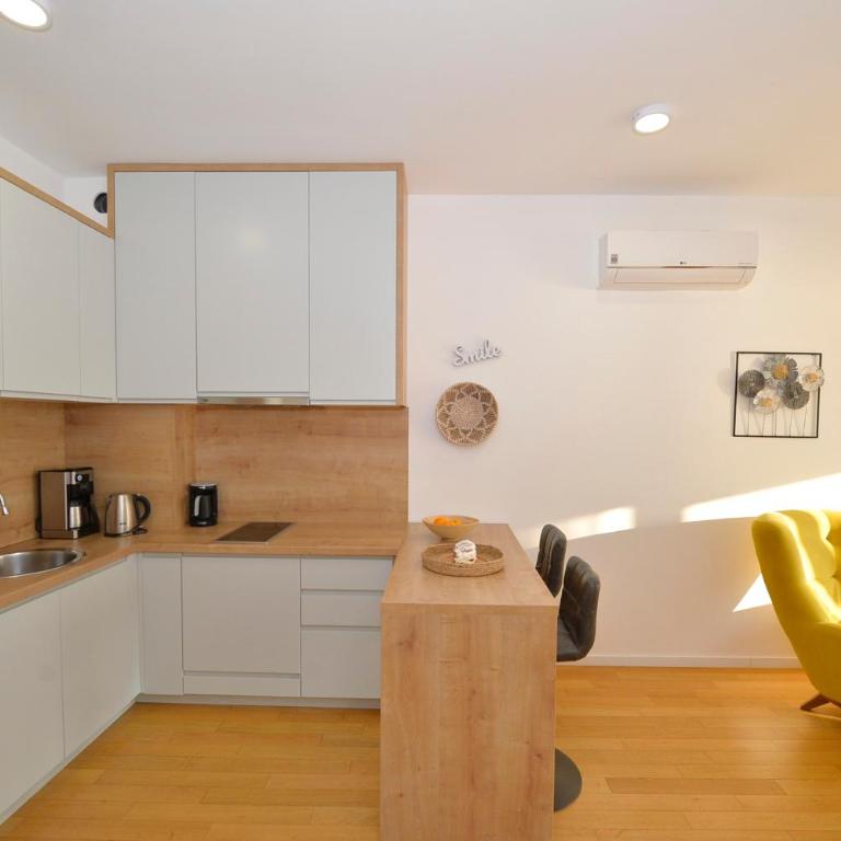 Design flat with impressive Boka bay view - Apartman sa 1 Spavaćom Sobom - 9