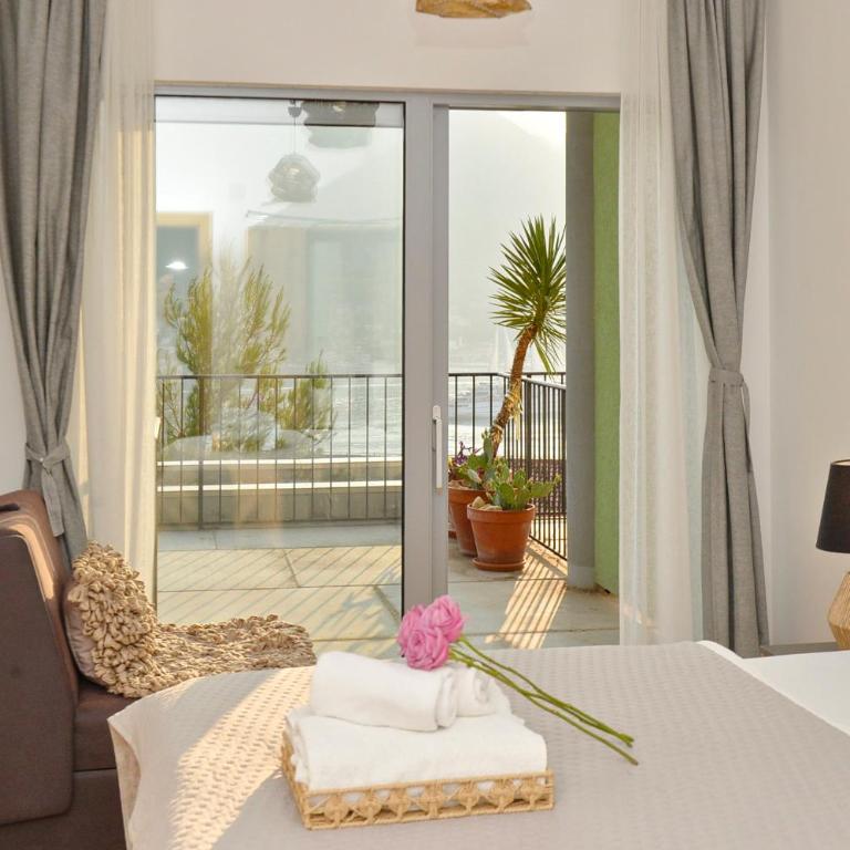 Design flat with impressive Boka bay view - Apartman sa 1 Spavaćom Sobom - 14