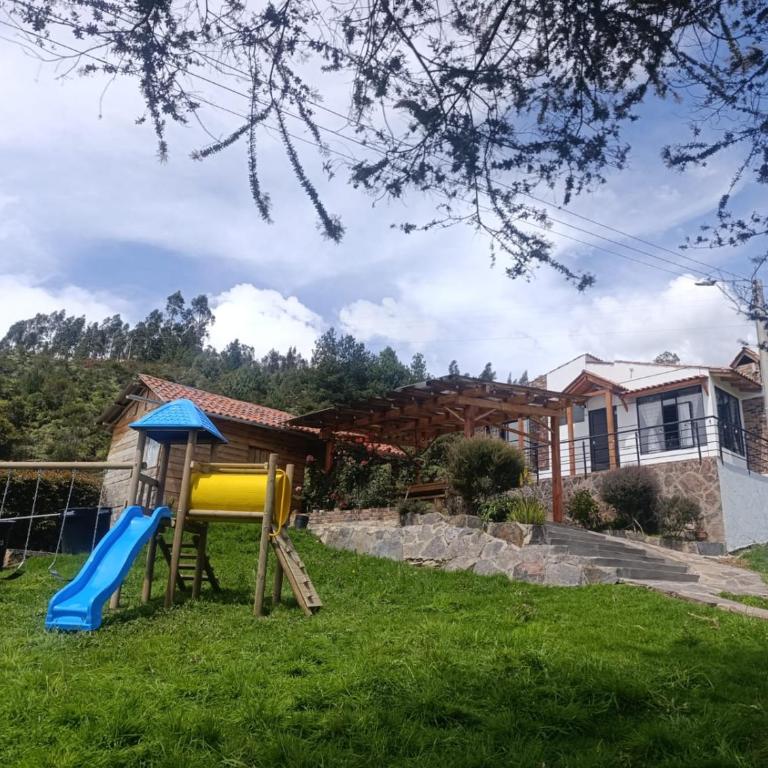 Cabaña Campestre Montreal - Three-Bedroom House - 1