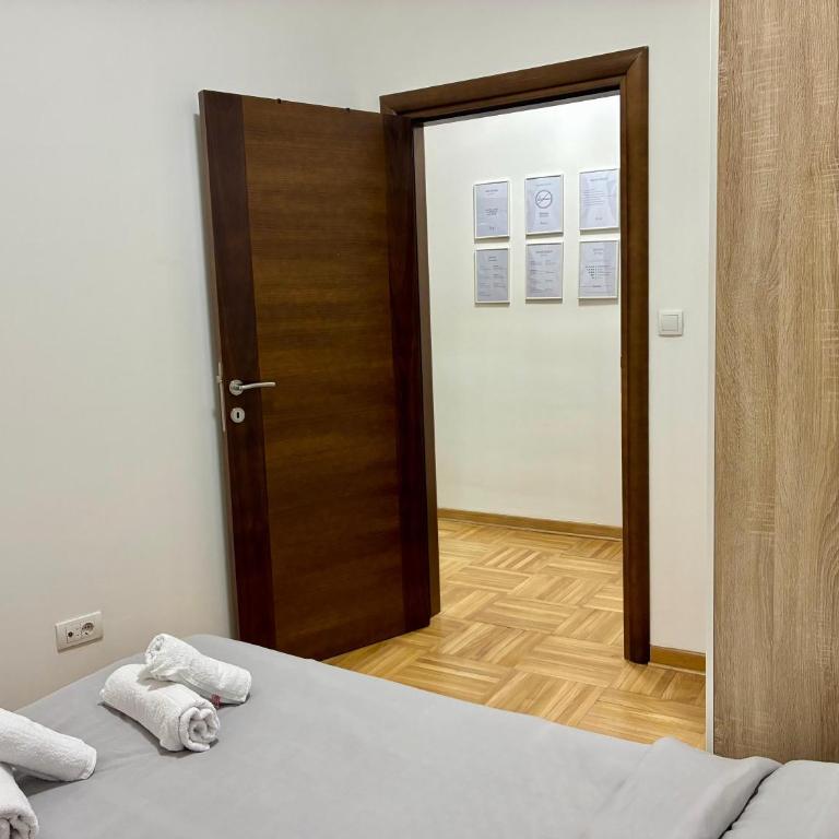 VHome - Two-Bedroom Apartment - 9